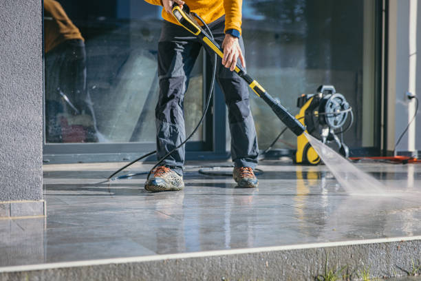 Animal Enclosure Cleaning in Southeast Arcadia, FL